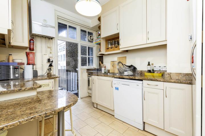 Three double bedrooms, two bathrooms, high ceilings and a spacious lounge. Melcombe Court, Dorset Square, Baker Street